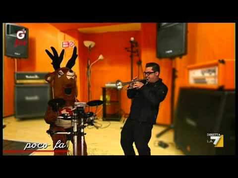 G'DAY 02/05/2012 - G'Dello monello con Roy Paci durante un'esercitazione alla batteria