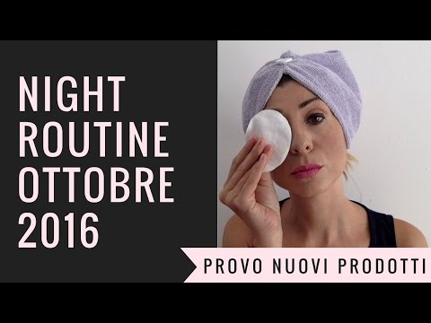 Faccia che candeggia creme Oriflame Lentiggine sopra un labbro
