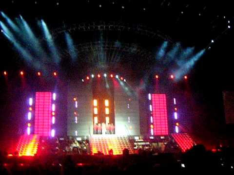 Cher Lloyd O2 Arena 19.3.11  'The Clapping Song/Get Your Freak On'