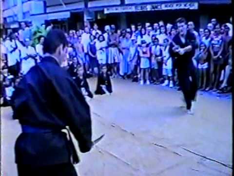Mestre Mário em demonstração na cidade de Lima Duarte em 1997