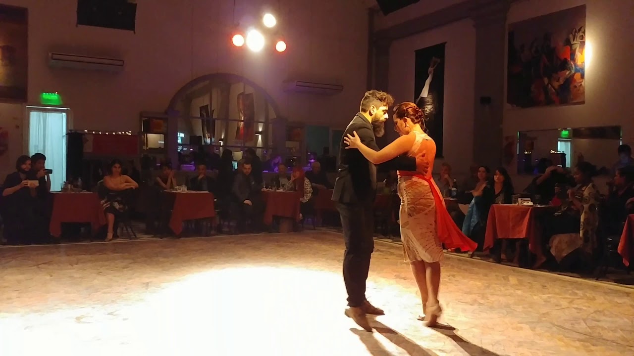 Konstantinos Riginos y Nadia Ibanez - Enamorado 1/3