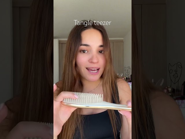 Vídeo relacionado con Tangle Teezer Ultimate Detangler Hairbrush - Cepillo Desenredante para Pelo Seco y Mojado - Apto para Todo Tipo de Cabello - Púas de Doble Altura para Menos Rotura y Sin Nudos - Cromado Champán Dorado