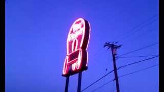 preview picture of video 'Classic Roy Rogers Neon Sign - Cincinnati OH'