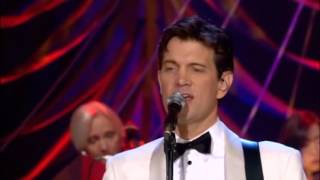 Michael Buble &amp; Chris Isaak - The Christmas song (Chestnuts roasting on an open fire)