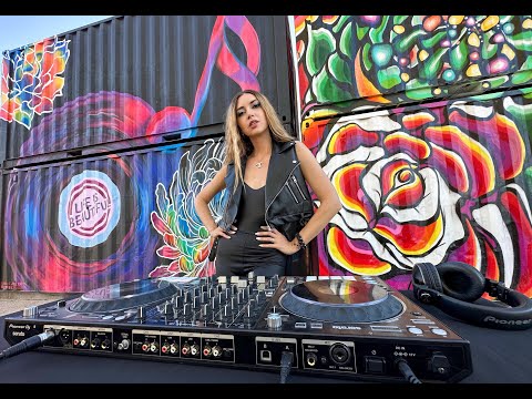 DJ Eliza May Live from Downtown Las Vegas, USA