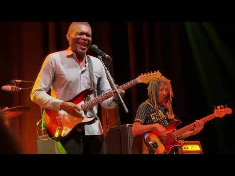 Robert Cray Band "I Shiver" Groovin' 50 Years Tour- Fremont Theatre San Luis Obispo CA