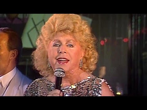 La Tierra - Estela Raval Con 5 Latinos