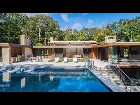 Exceptional Modern Showpiece in the Hamptons
