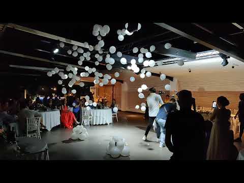 Γεμισμένα μπαλόνια που σκάνε