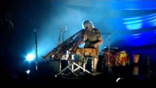 Xavier Rudd - &quot;Yirra Kurl&quot; [Live]