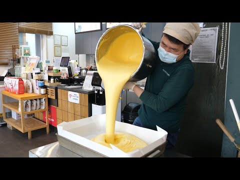 Amazing Size! How To Make Giant Sweet Pumpkin Castella, Taiwan Jiggly Cake  - Korean Street Food