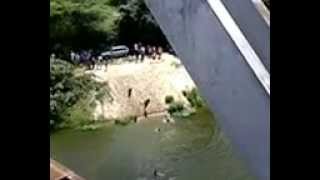 preview picture of video 'Tradição na Pascoa, Visita a Ponte em Guarita - Zoyos'