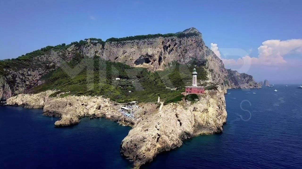 Hermoso Faro en Capri Italia 01