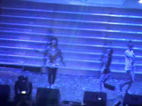110604 [fancam] GO AWAY-  2NE1 _the party @ araneta