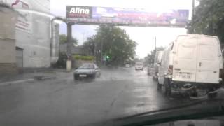 preview picture of video 'Город Рыбница после дождя и града 27 мая 2014 г'