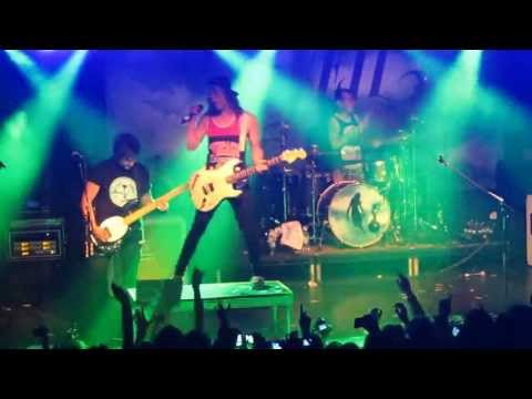 Pierce The Veil "Besitos" live at Mandela Hall, Belfast