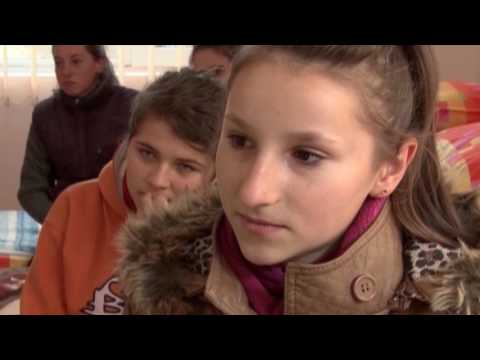 „Ajută un sat. Schimbă o țară” -  Școala Lunca Cernii de Jos, Hunedoara