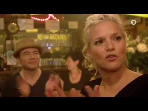 Inas Nacht - Bierdeckelfragen an Max Giermann