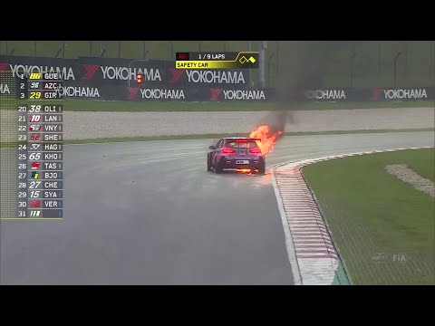 WTCR Malaysia: Race 2 start mayhem