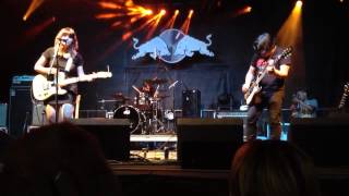 Best Coast - Do You Love Me Like You Used To?