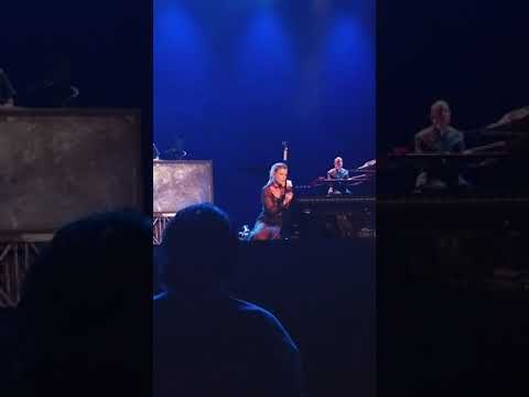 Emma Marrone Fortuna tour live 2021 Roma - Resta ancora un po' - Trattengo il fiato