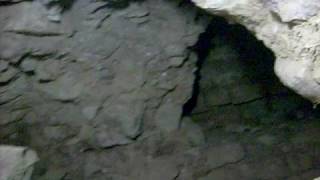 preview picture of video 'zschecher  tunnels in Copan Ruinas.AVI'