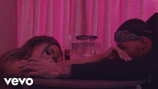Musik-Video-Miniaturansicht zu Into You Songtext von Ariana Grande