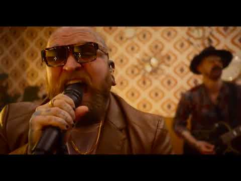 Teddy Swims performing Devil In A Dress