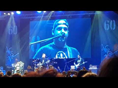 Aleš Brichta Projekt - Barák na vodstřel