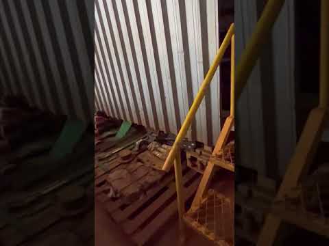 EQUIPAMENTOS EPI'S: BOTINAS COM BICO DE AÇO BI N/ 37, 41, 45, CALÇAS JEANS N/40, 42, 44, 46, 50 , 60 E OUTROS (APROX. 192 PEÇAS) (Ref.: Lote O)