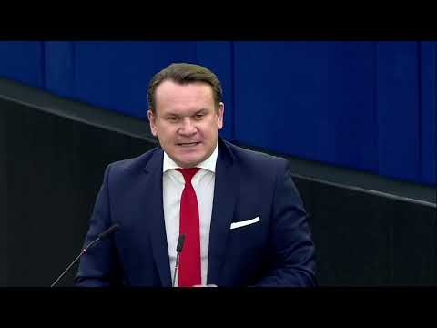 Dominik Tarczyński oskarża o hipokryzję w debacie o Pegasusie