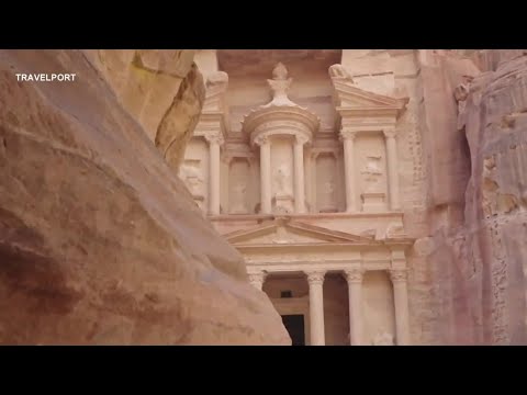 British traveler visits all New 7 Wonders of the World in one week