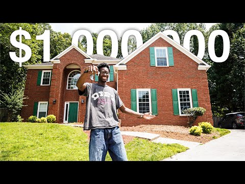 I BOUGHT MY FIRST HOUSE AT 22! empty home tour, moving out of my apartment, unboxing haul
