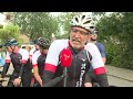 Karveel stond bol van wielrenners, verkeersregelaars en fietsende ouders