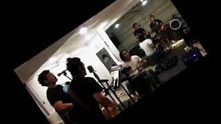 FLAT TIRE (  Athenaeum /Mark Kano ) PLAYING MANTIS