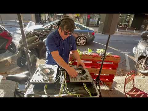 Beats on Wheels terraza