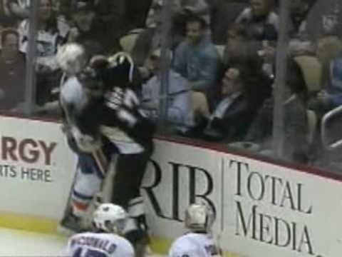 Mike Rupp nails Travis Hamonic