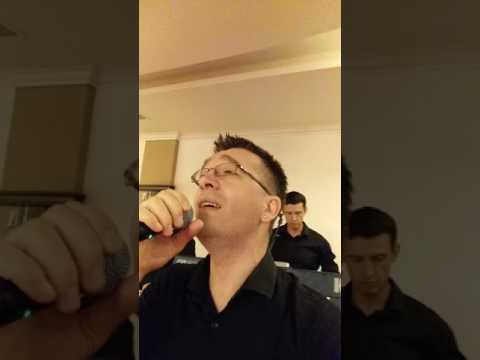 Nemoj me mila Mamo luto da kolnes - Favoriti Bend (vo zivo)