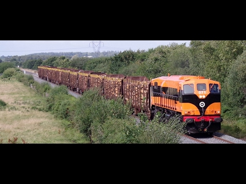 Retro livery 071 powering through Cloney on Laden timber (2016)