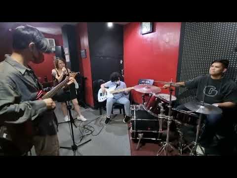 Iris - Goo Goo Dolls Jamming Session with the Teens 😆