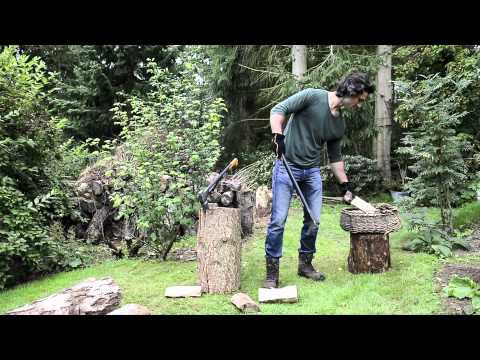 Fiskars Fiskar WoodXpert Sappie XA22 video