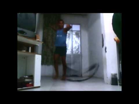 ginasta e balizador  gabriel vilas ensaio com a fita