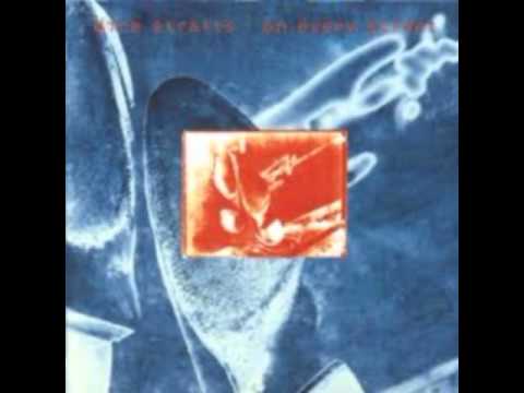 download lagu mp3 mp4 Dire Straits The Bug, download lagu Dire Straits The Bug gratis, unduh video klip Dire Straits The Bug