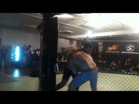 Christian Infante Båstad Kampsportscenter vs Mattias Isik GBG MMA - Fenix Rising 1