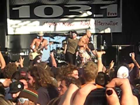 Pepper - Blackout (LIVE with Flogging Molly!!!)