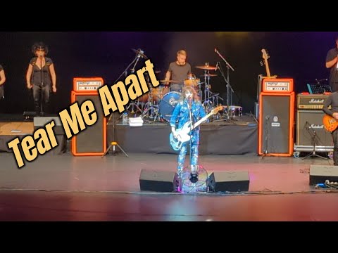 SUZI QUATRO - LIVE - TEAR ME APART - 12.12.2022 - Friedrichstadt-Palast Berlin (Germany)