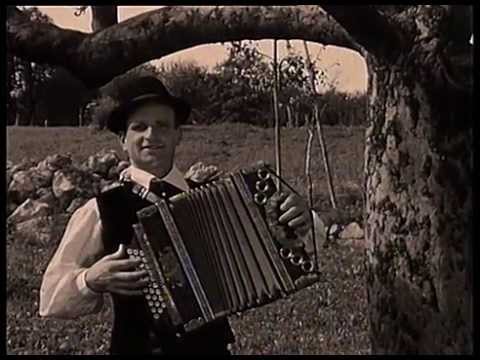 Ansambel Lojzeta Slaka - Pod Trško goro (Official Video)