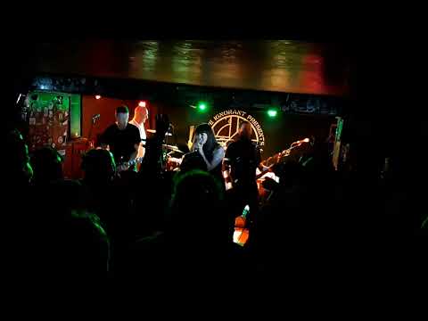 STEVE IGNORANT presents CRASS - Systematic Death / They've Got a Bomb (cut)