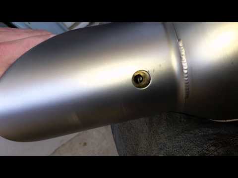 comment demonter chicane akrapovic