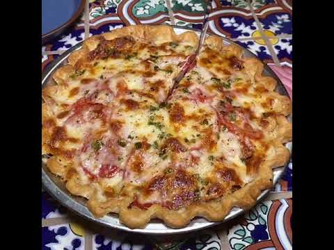 A Sexy Slice of Seasonal Tomato Pie: Hello summer!